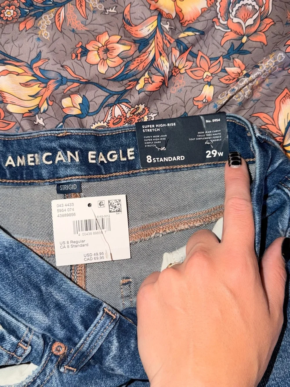 AE Curvy Mom Jean